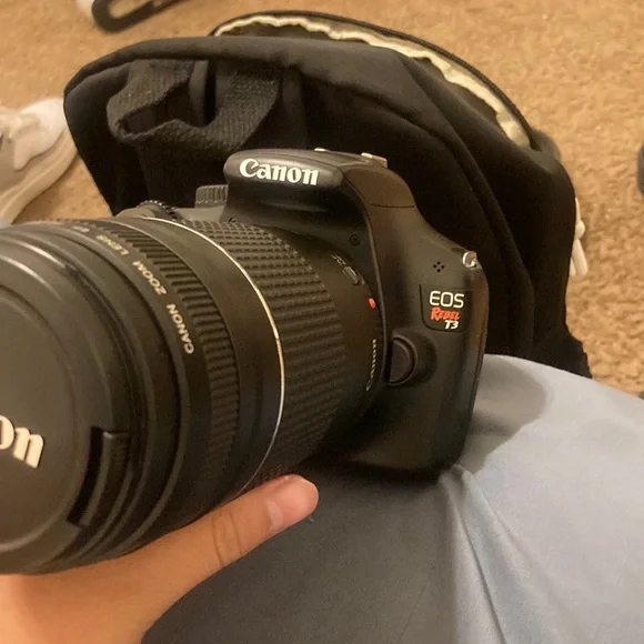 Canon Black DSLR Camera - Picture 2 of 9